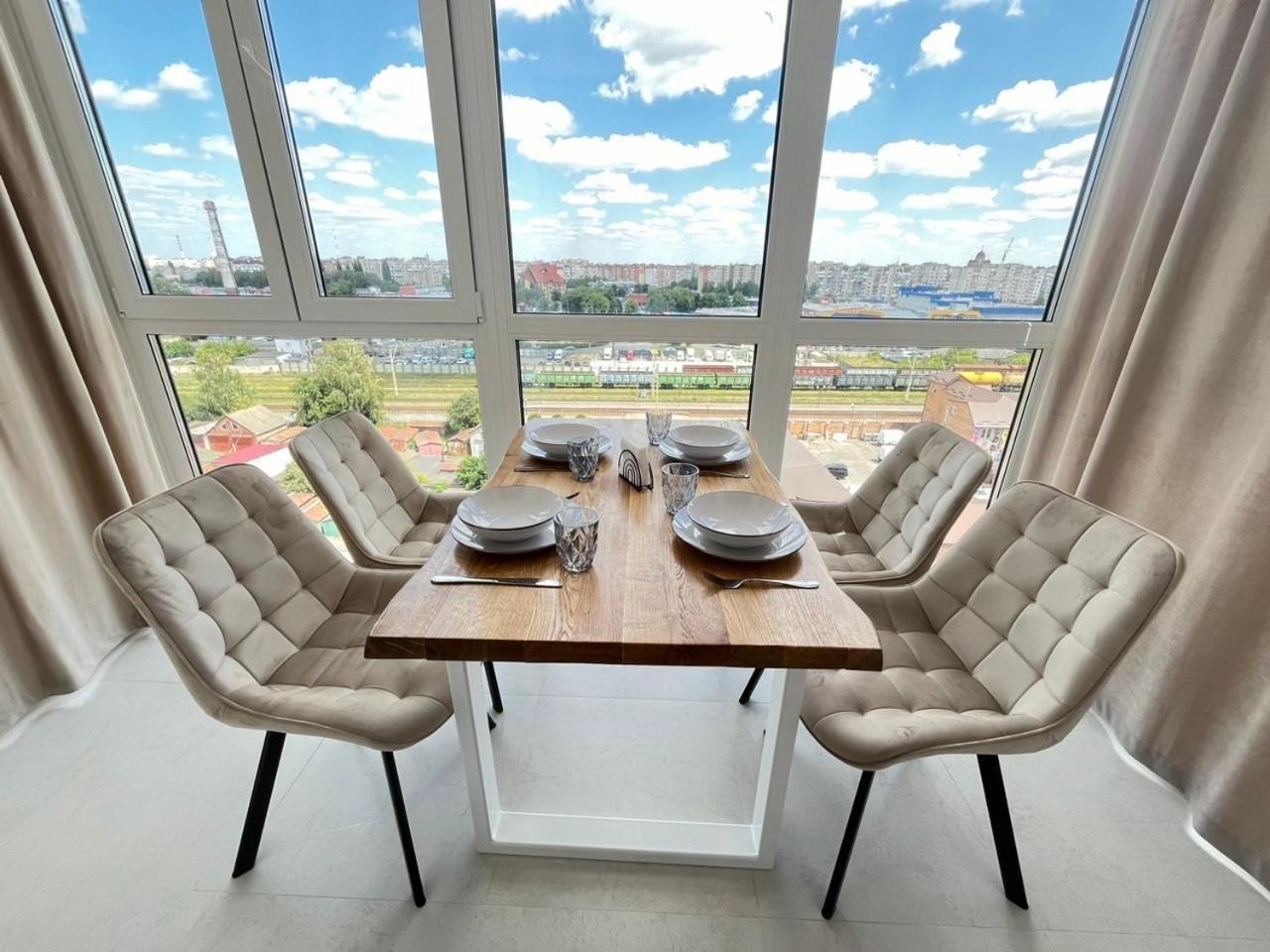 Dream Town Apartaments Біля Залізничного Вокзалу Lutsʼk Esterno foto